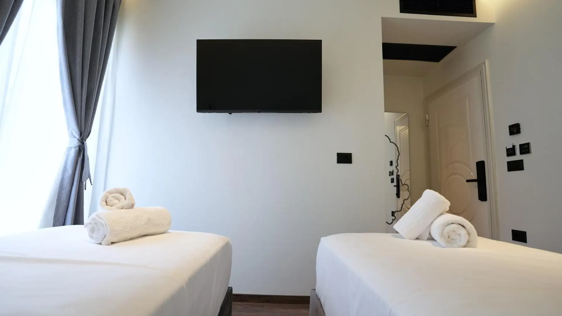 Boutique Hotel Empire Of Martin Gjirokastër